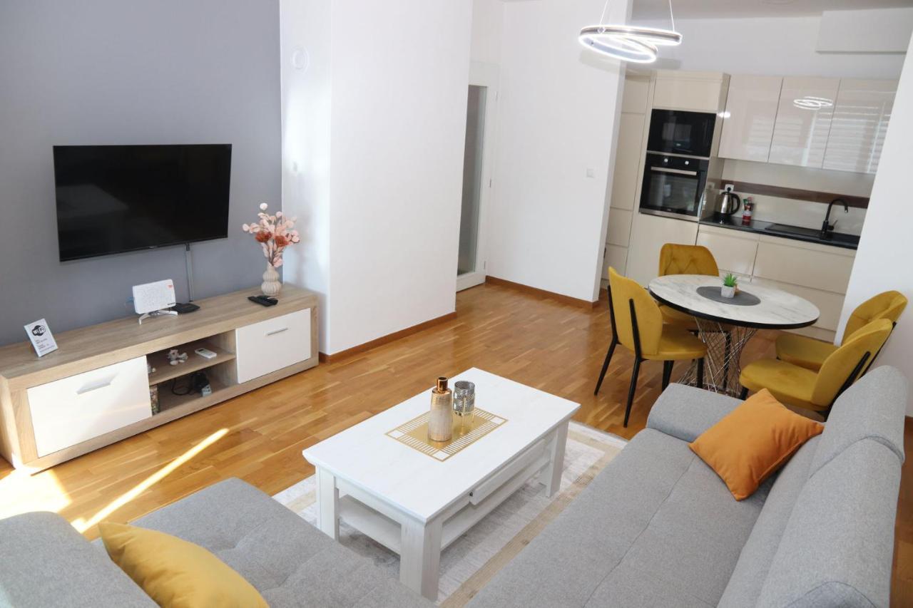 טוזלה Apartment Cecovic - Mellain מראה חיצוני תמונה